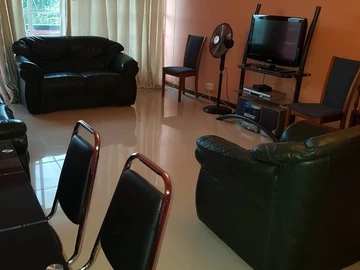 2 Bedroom Flat & Apartment